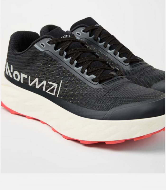 Compra online Zapatillas NNormal Kjerag 02 Hombre Black en oferta al mejor precio