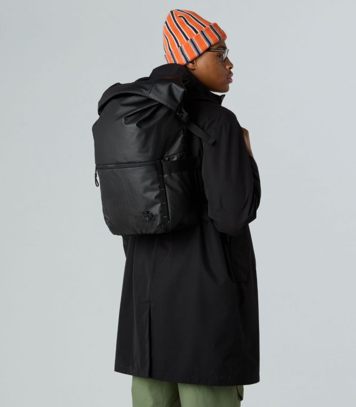 Compra online Mochila enrollable The North Face Base Camp Voyager TNF Black Asphalt Grey en oferta al mejor precio