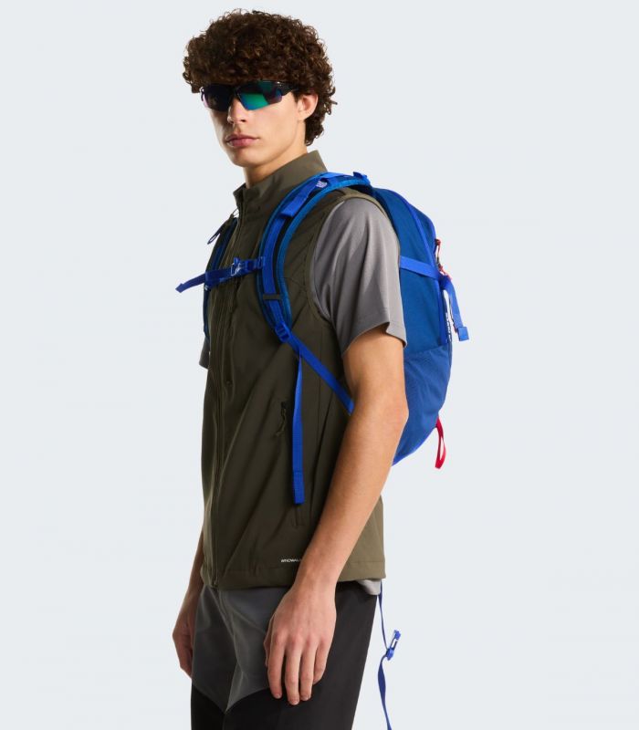 Compra online Mochila The North Face Basin de 24 litros Estate Blue TNF Blue en oferta al mejor precio