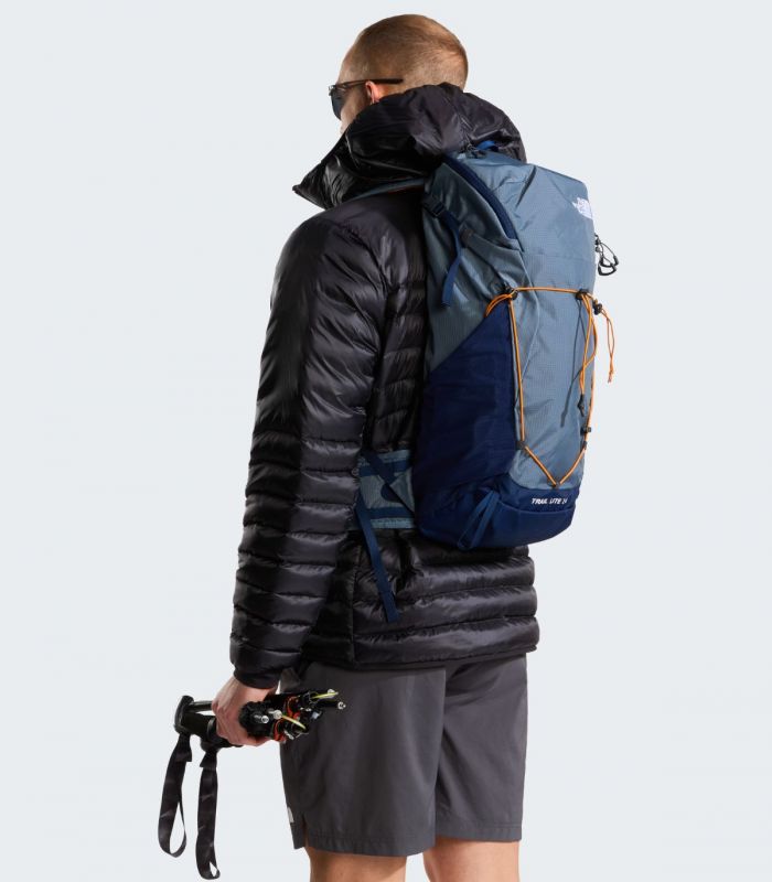 Compra online Mochila The North Face Trail Lite 24 Granite Grey en oferta al mejor precio