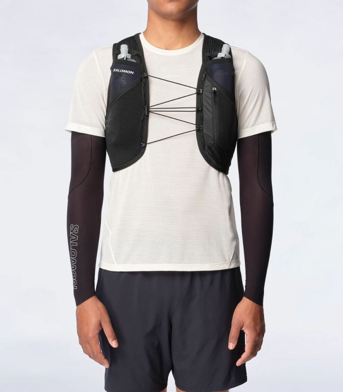 Compra online Mochila Salomon Active Skin 4 Set Black Metal en oferta al mejor precio