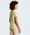 Compra online Camiseta entallada The North Face Simple Dome Evolution Mujer Lemon Mist en oferta al mejor precio