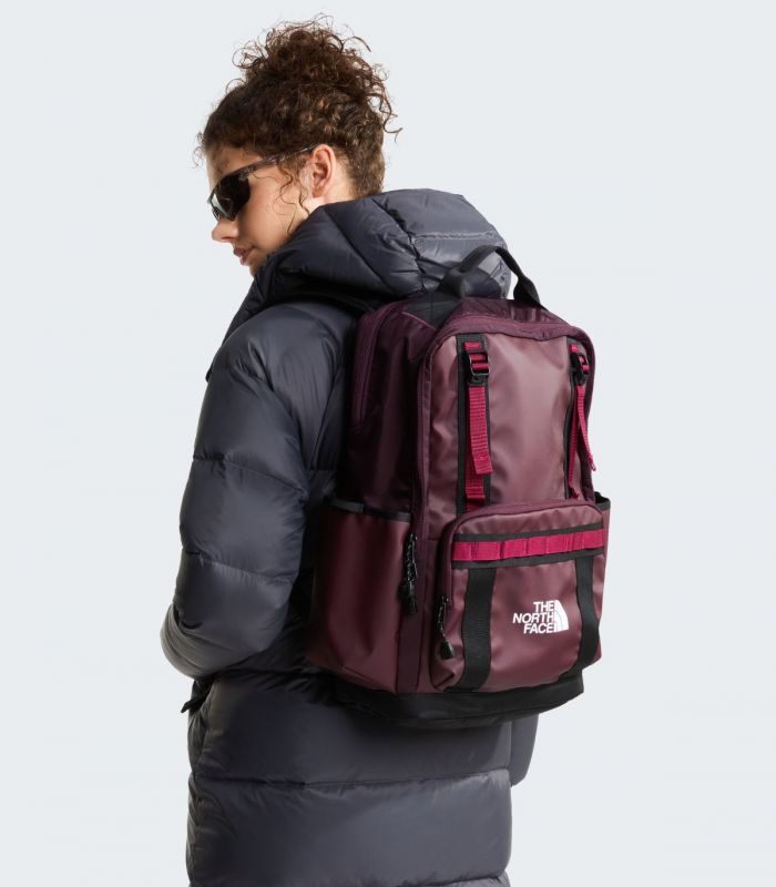 Compra online Mochila The North Face Base Camp Daypack Deep Burgundy en oferta al mejor precio