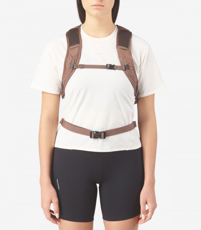 Compra online Mochila Salomon TrailBlazer 10 Mustang Black en oferta al mejor precio