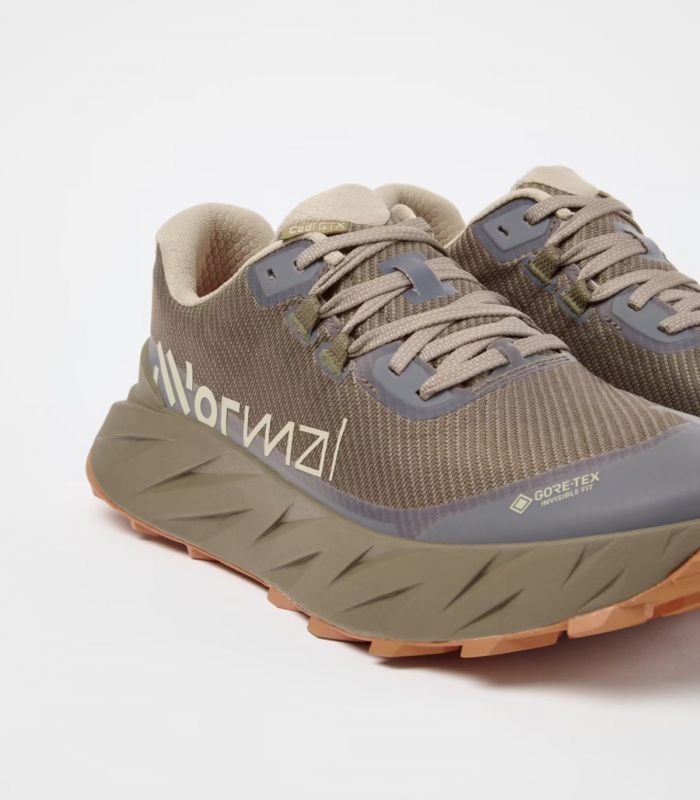 Compra online Zapatillas NNormal Cadí GTX Hombre Brown en oferta al mejor precio
