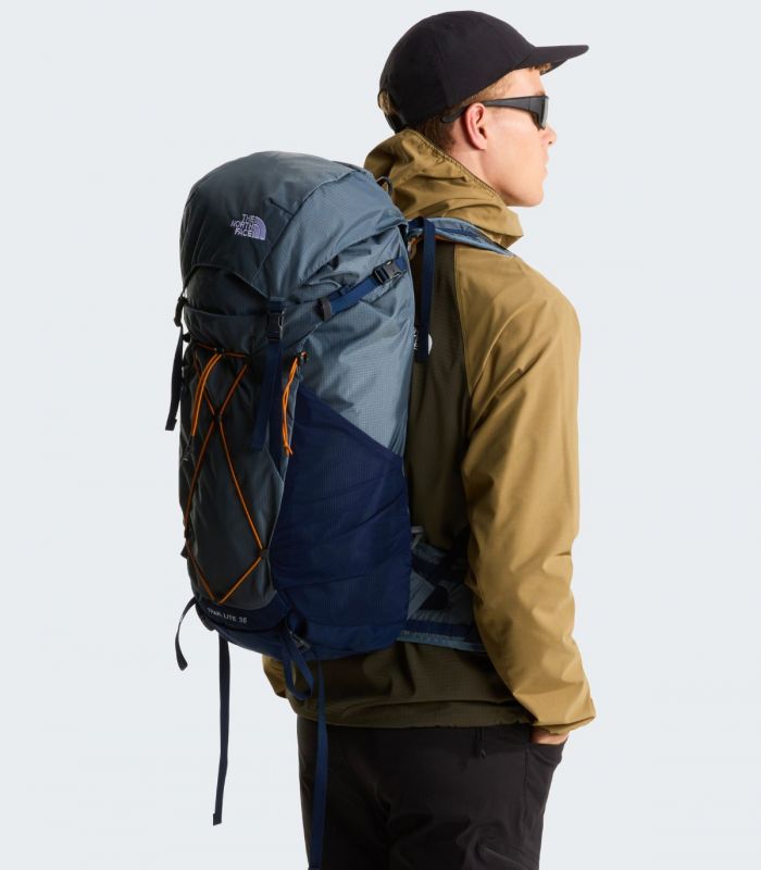 Compra online Mochila The North Face Trail Lite 36 Granite Grey en oferta al mejor precio