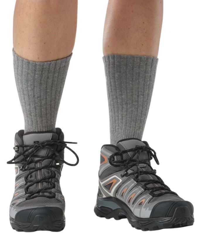 Compra online Botas Salomon X Ultra Pioneer Mid Gtx Mujer Magnet en oferta al mejor precio