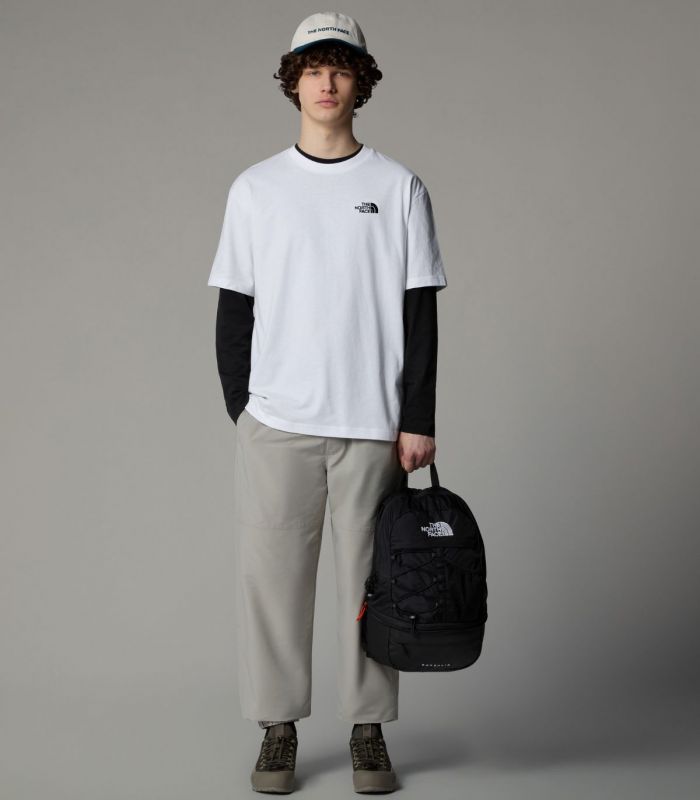 Compra online Camiseta The North Face S/S Essential Oversize Hombre TNF White en oferta al mejor precio