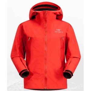 Arc’Teryx Alpha SL Hybrid, diseñada para soportar las condiciones más extremas